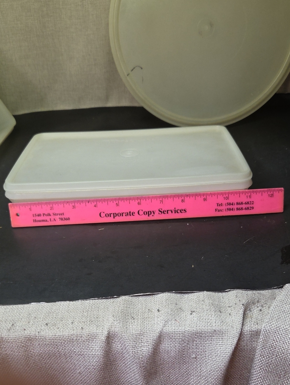 4 Tupperware Containers - Picture 6 of 11